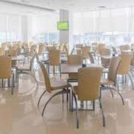 Whiz Hotel Cikini Jakarta Exterior photo