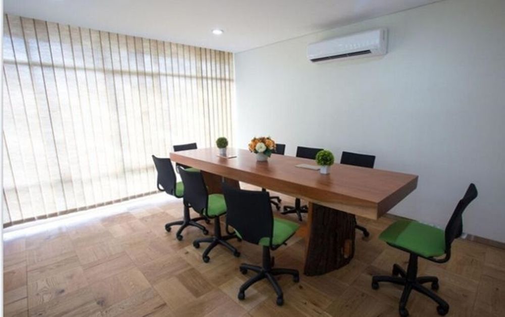 Whiz Hotel Cikini Jakarta Exterior photo